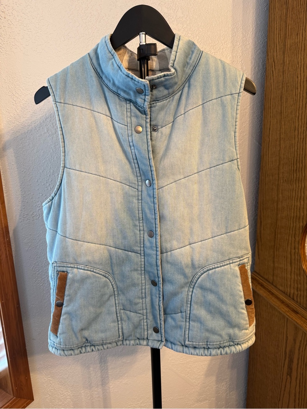 Urban Outfitters ByCorpus soft, lightly quilted denim vest. Size Medium